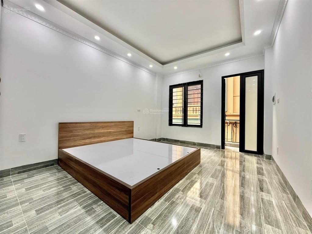 Lò đúc  01 nhà ra phố  36m²  5 tầng thang máy  chỉ 10 tỷ