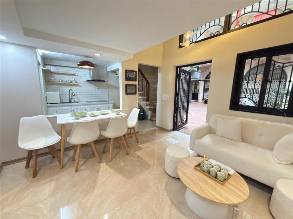 Lò đúc  9 tỷ  ô tô quay đầu trước cửa  3 phòng ngủ  full nội thất