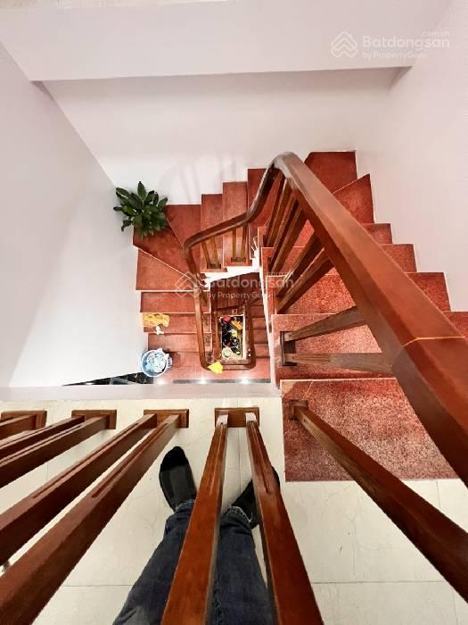 Lê thanh nghị  32m2  nhà dân xây  5 tầng 2 mặt thoáng  chỉ 8 tỷ 4