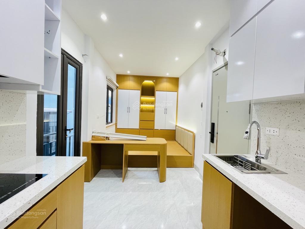 Lê đại hành  52m2  10m ra phố  5 phòng  full nội thất  chỉ 9 tỷ 9