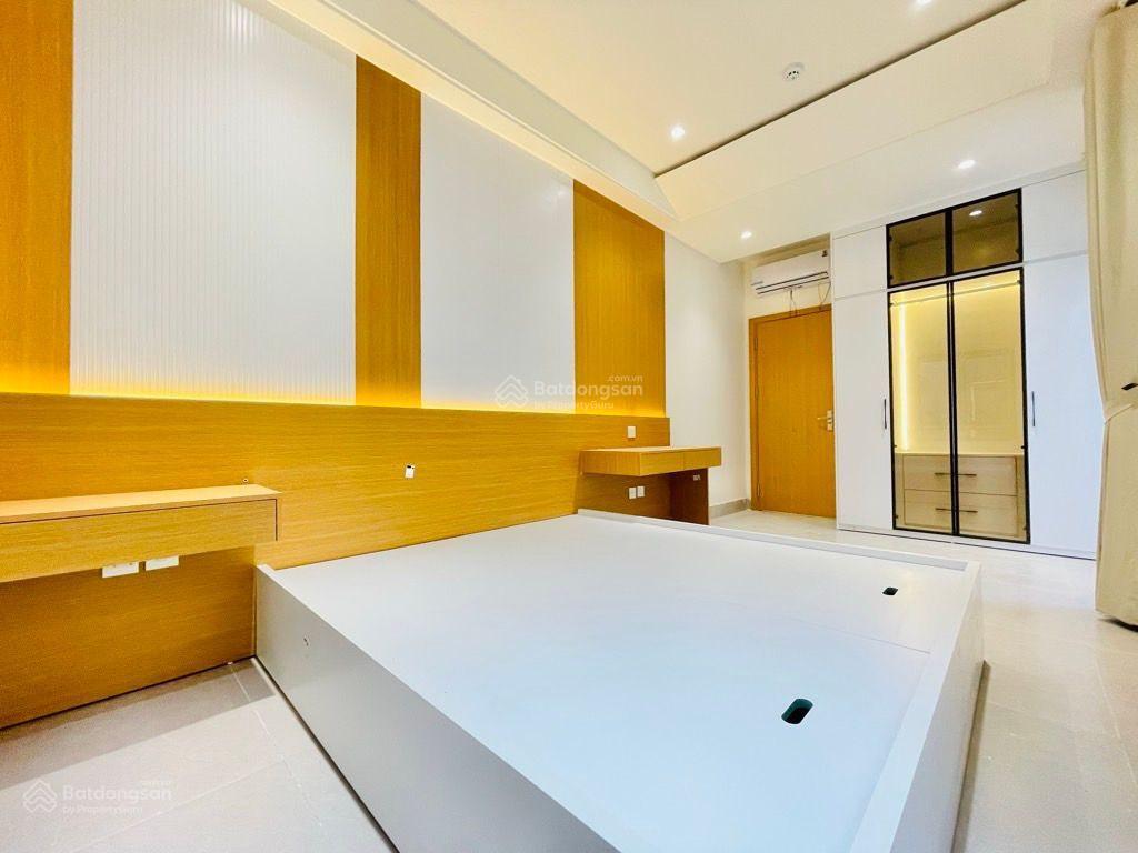 Lê đại hành  52m2  10m ra phố  5 phòng  full nội thất  chỉ 9 tỷ 9