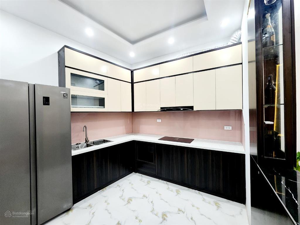 Lạc trung  ô tô đỗ cửa  53m2  lô góc 3 mặt thoáng  chỉ 11 tỷ 4