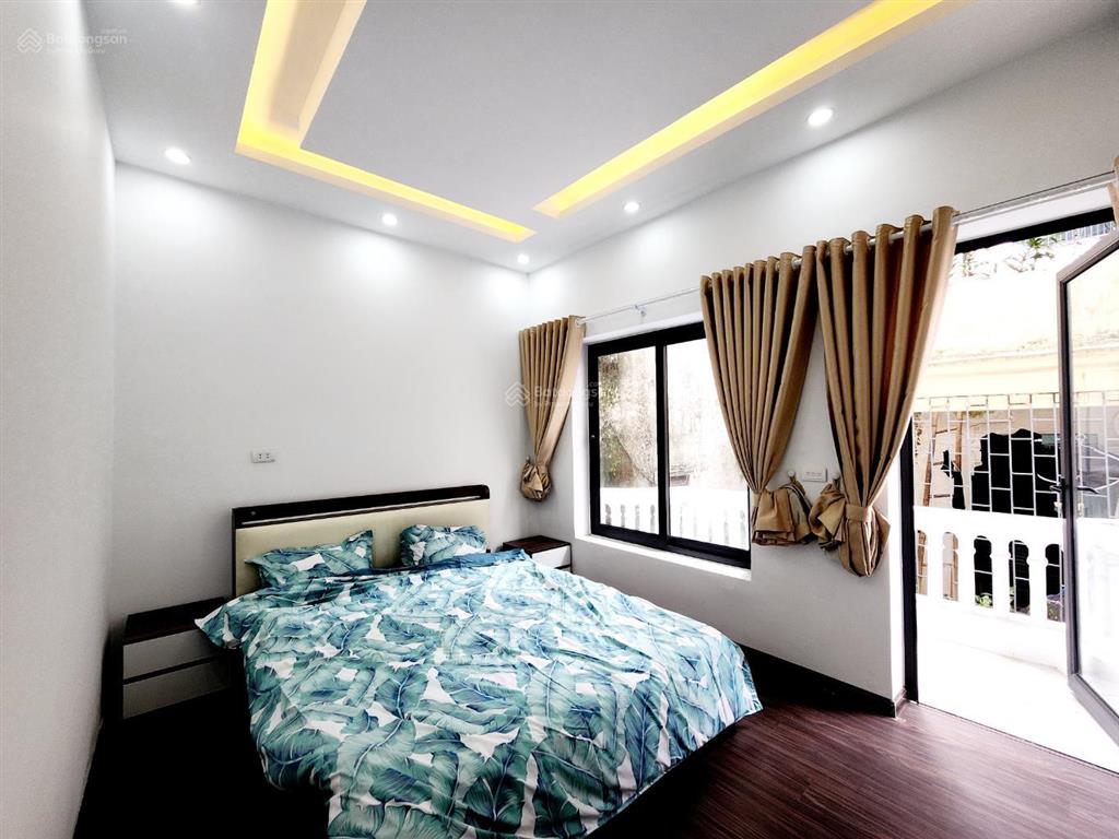 Lạc trung  ô tô đỗ cửa  53m2  lô góc 3 mặt thoáng  chỉ 11 tỷ 4