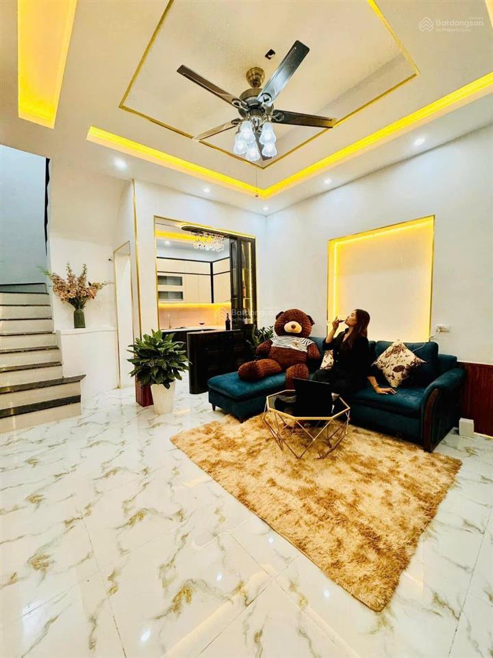 Lạc trung  ô tô đỗ cửa  53m2  lô góc 3 mặt thoáng  chỉ 11 tỷ 4