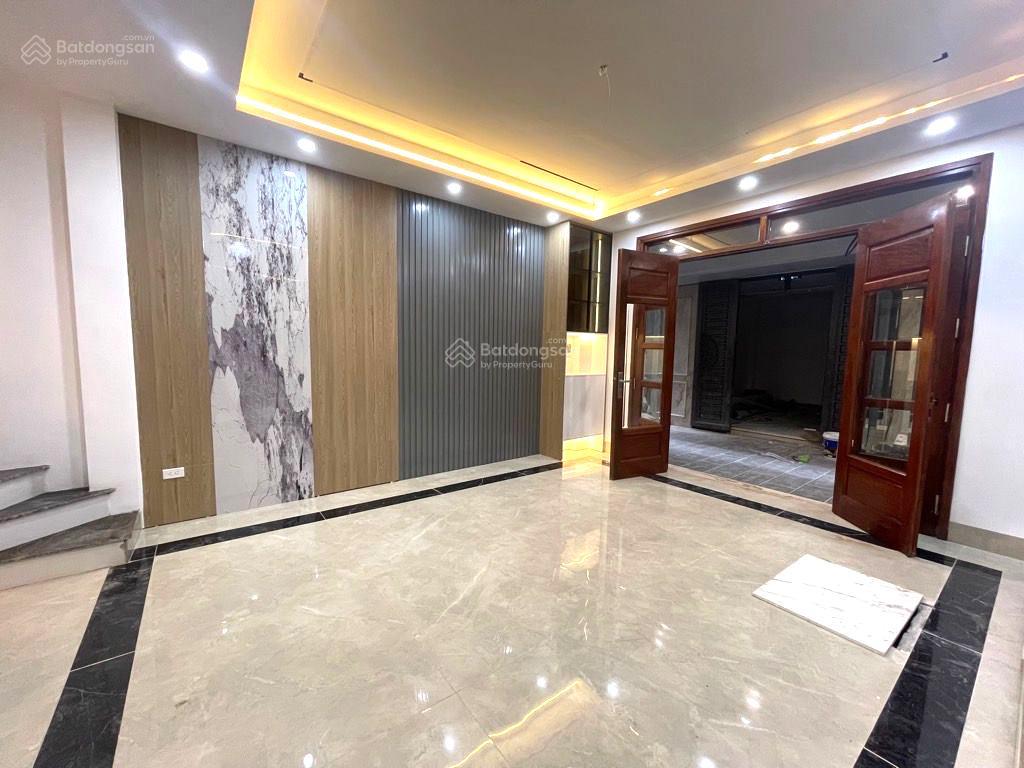 Đại cồ việt  40m2  5 tầng  thang máy  sân riêng để xe  chỉ 14 tỷ