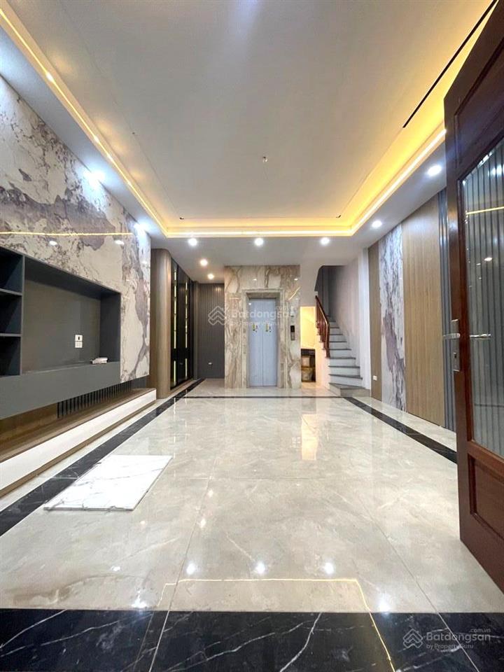 Đại cồ việt  40m2  5 tầng  thang máy  sân riêng để xe  chỉ 14 tỷ