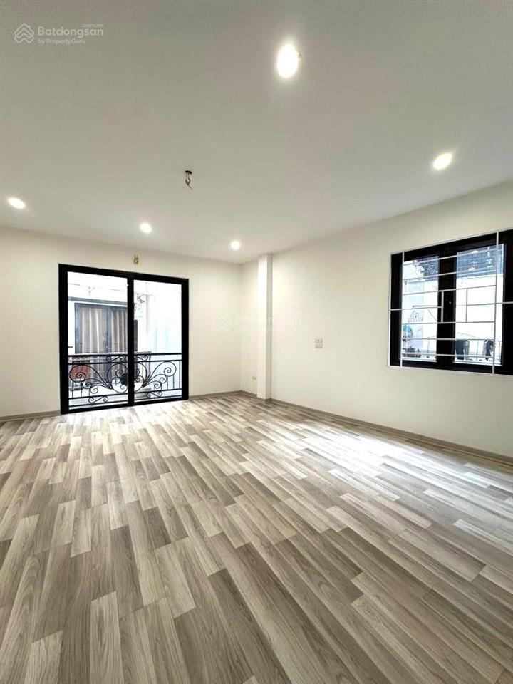 Lò đúc  45m2  nhà mới 5 tầng thang máy  chỉ 12 tỷ