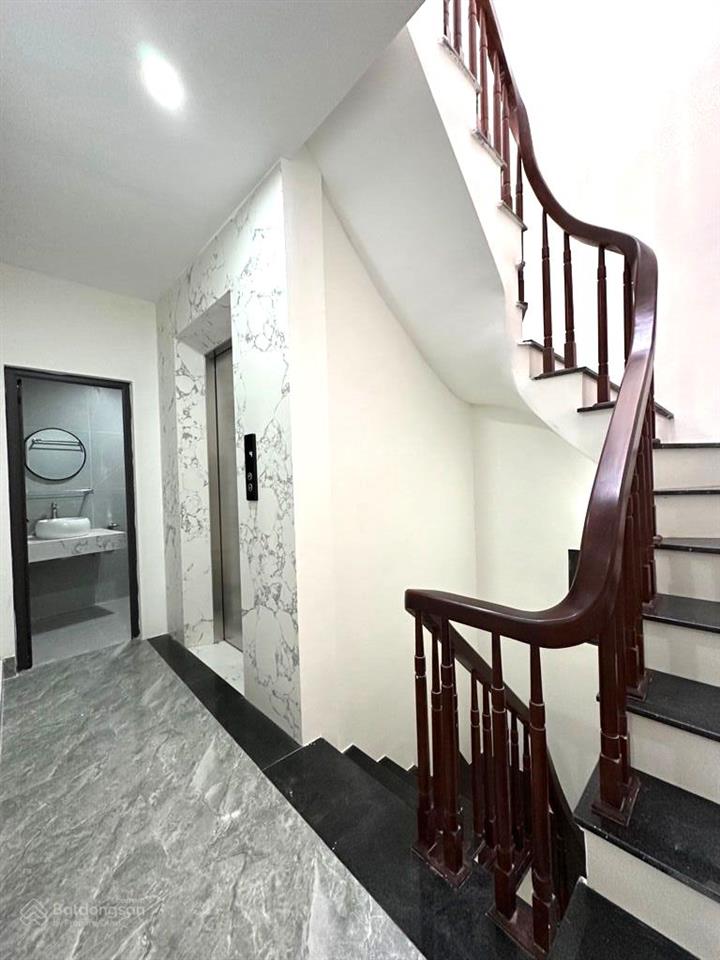 Lò đúc  45m2  nhà mới 5 tầng thang máy  chỉ 12 tỷ