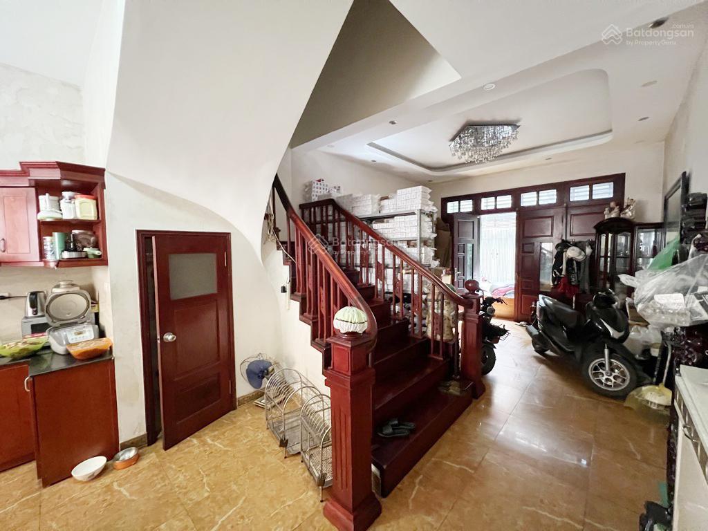 Bán nhà mặt hồ võ thị sáu  50m2  vỉa hè ô tô tránh  chỉ 20 tỷ