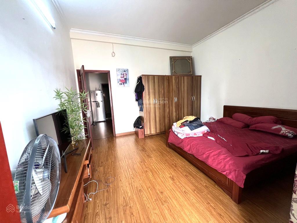 Bán nhà mặt hồ võ thị sáu  50m2  vỉa hè ô tô tránh  chỉ 20 tỷ