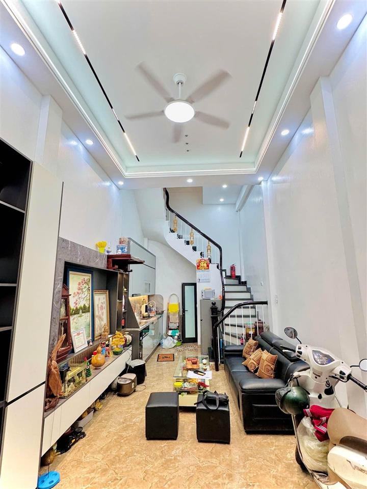 Võ thị sáu  phân lô 35m2  5 tầng  full nội thất  chỉ 10 tỷ 8