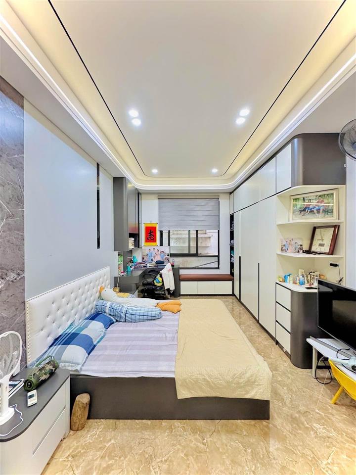 Võ thị sáu  phân lô 35m2  5 tầng  full nội thất  chỉ 10 tỷ 8