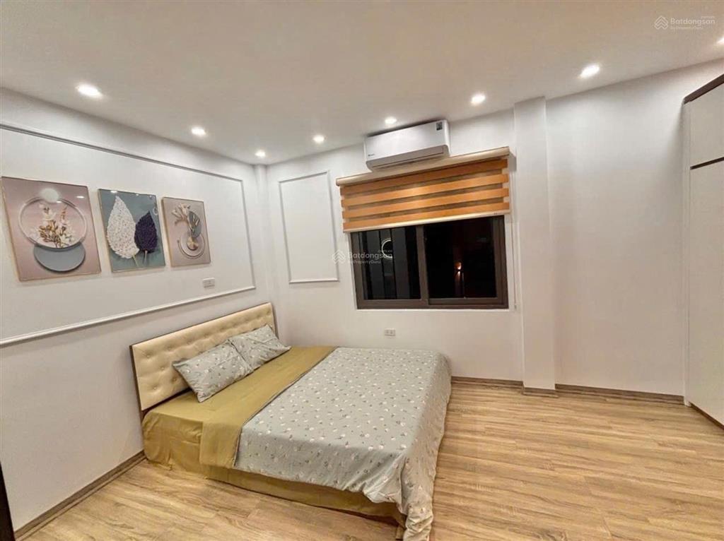 Lò đúc  nhà mới 30m2  5 tầng full nội thất  sân riêng để xe  chỉ 8,6 tỷ