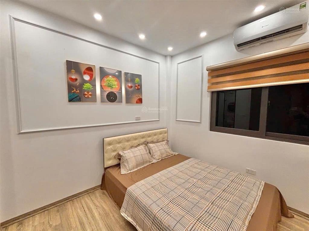 Lò đúc  nhà mới 30m2  5 tầng full nội thất  sân riêng để xe  chỉ 8,6 tỷ