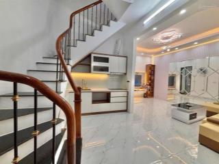 Lò đúc  nhà mới 30m2  5 tầng full nội thất  sân riêng để xe  chỉ 8,6 tỷ