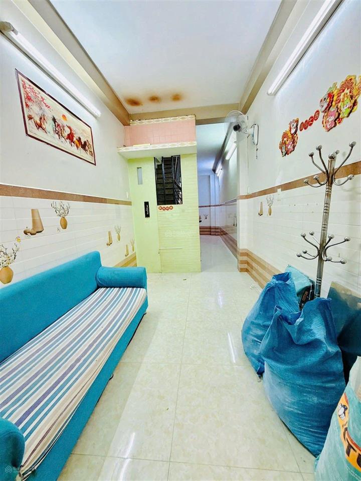 Bán nhà 3 lầu hẻm rộng 3m đường bình đông p14 q8