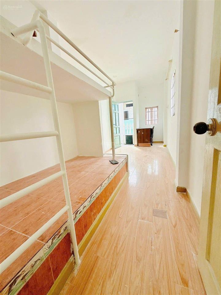 Bán nhà 3 lầu hẻm rộng 3m đường bình đông p14 q8