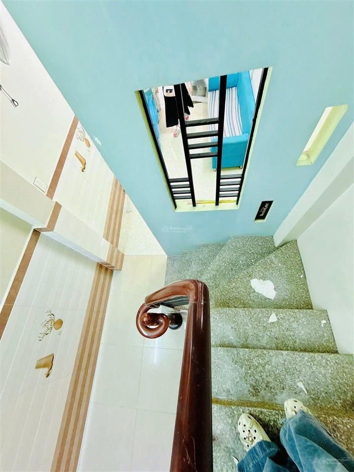 Bán nhà 3 lầu hẻm rộng 3m đường bình đông p14 q8