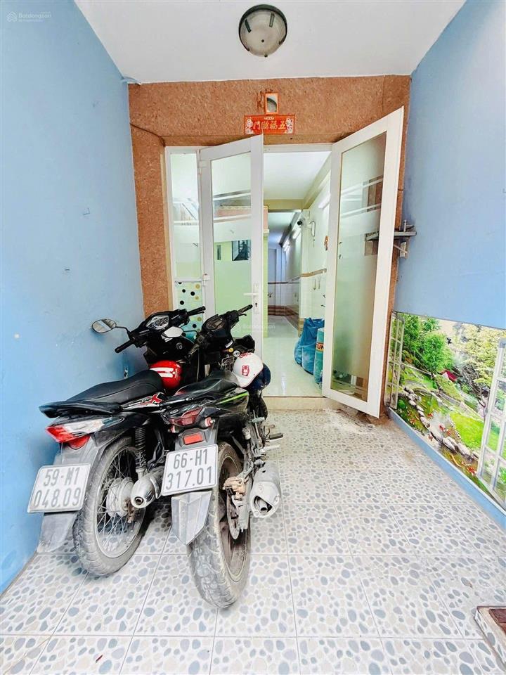 Bán nhà 3 lầu hẻm rộng 3m đường bình đông p14 q8