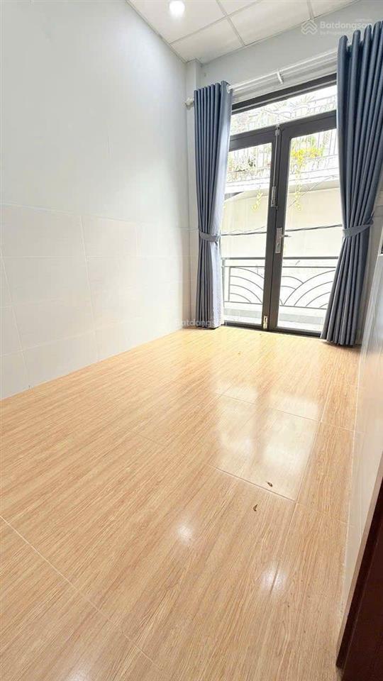 Bán nhà 3 lầu hẻm rộng 3m đường bình đông p14 q8