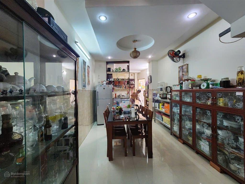 Bán nhà đẹp 3 lầu đường phạm thế hiển p4 q8