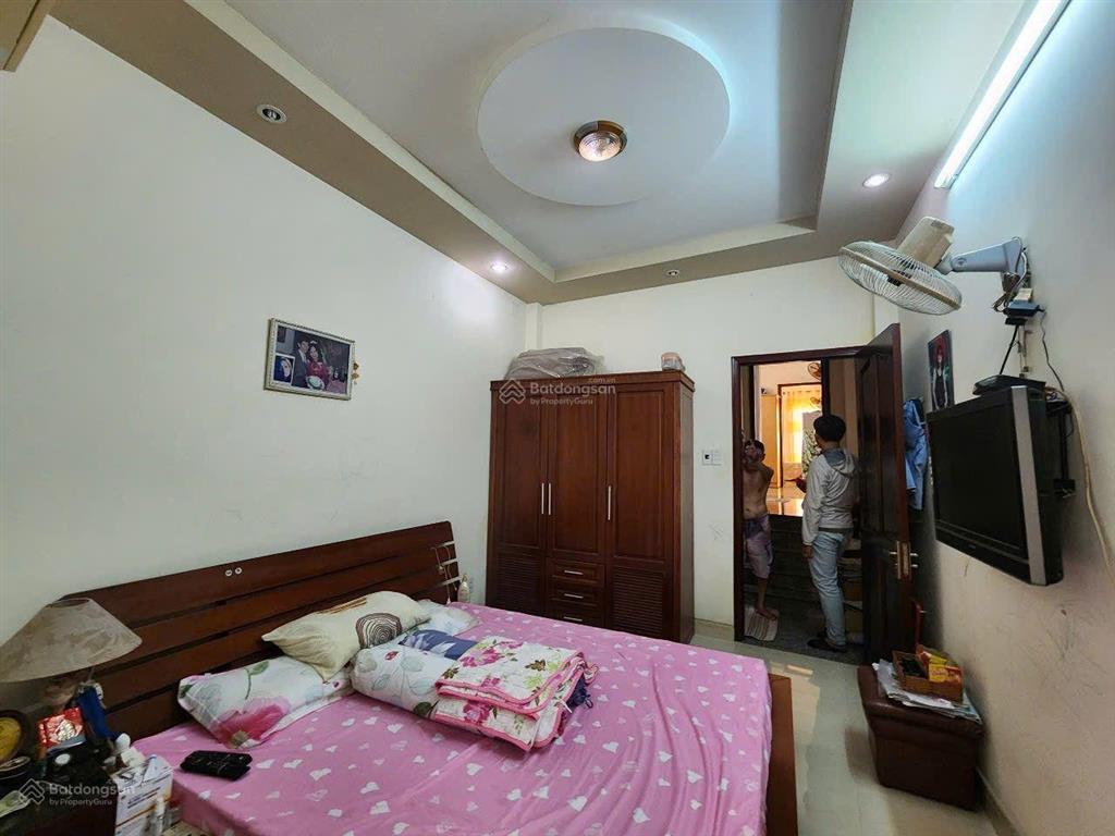 Bán nhà đẹp 3 lầu đường phạm thế hiển p4 q8