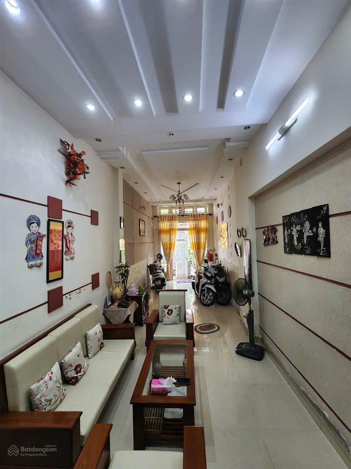 Bán nhà đẹp 3 lầu đường phạm thế hiển p4 q8