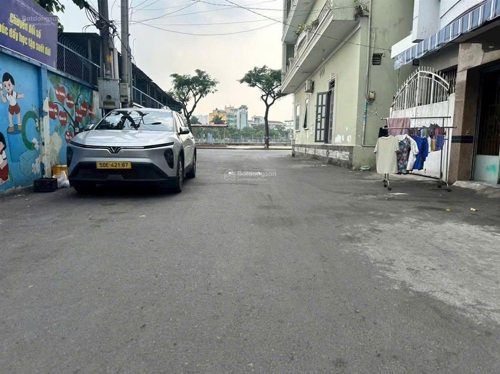 Bán nhà hẻm rộng 10m đường phạm văn chí p7 q6