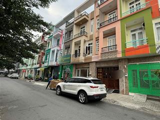 Bán nhà vị trí ngay mặt tiền đường bông sao p5 q8