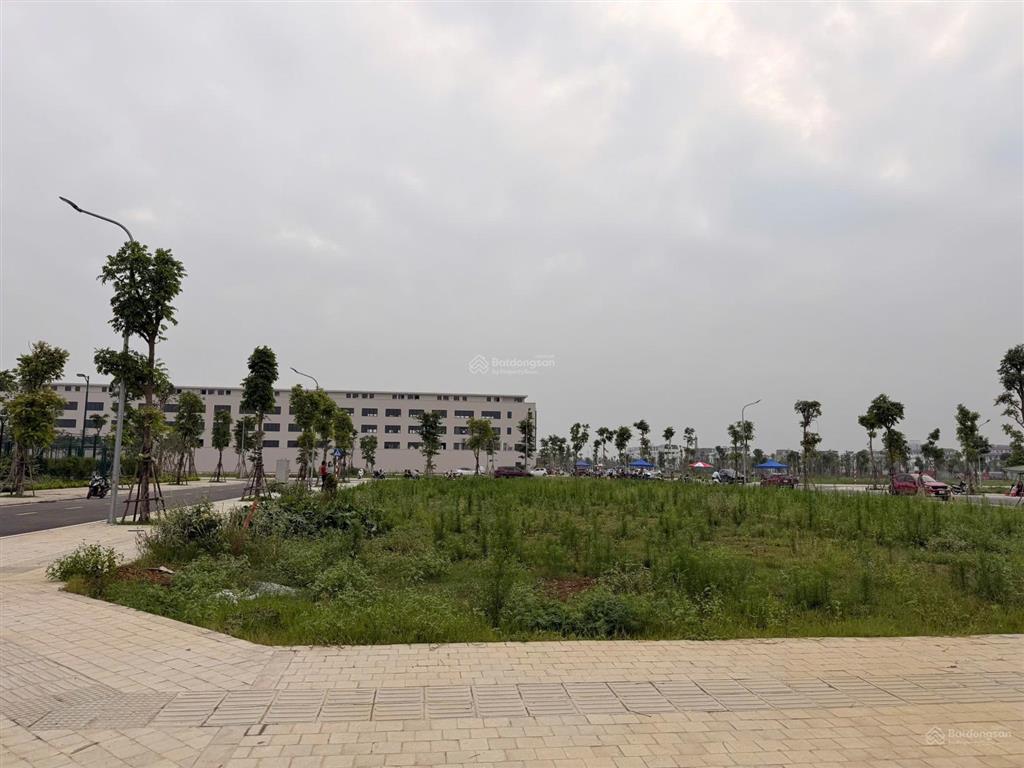 Lô đất hướng đông nam, mặt tiền 6m, sổ trao tay