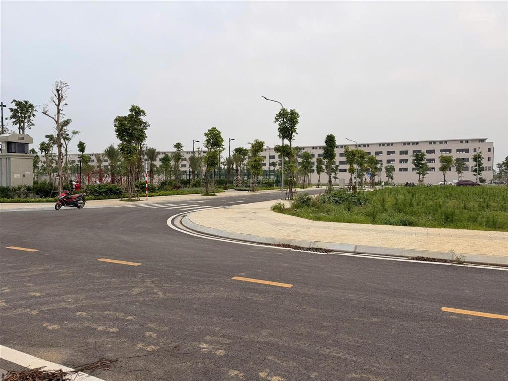 Lô đất hướng đông nam, mặt tiền 6m, sổ trao tay