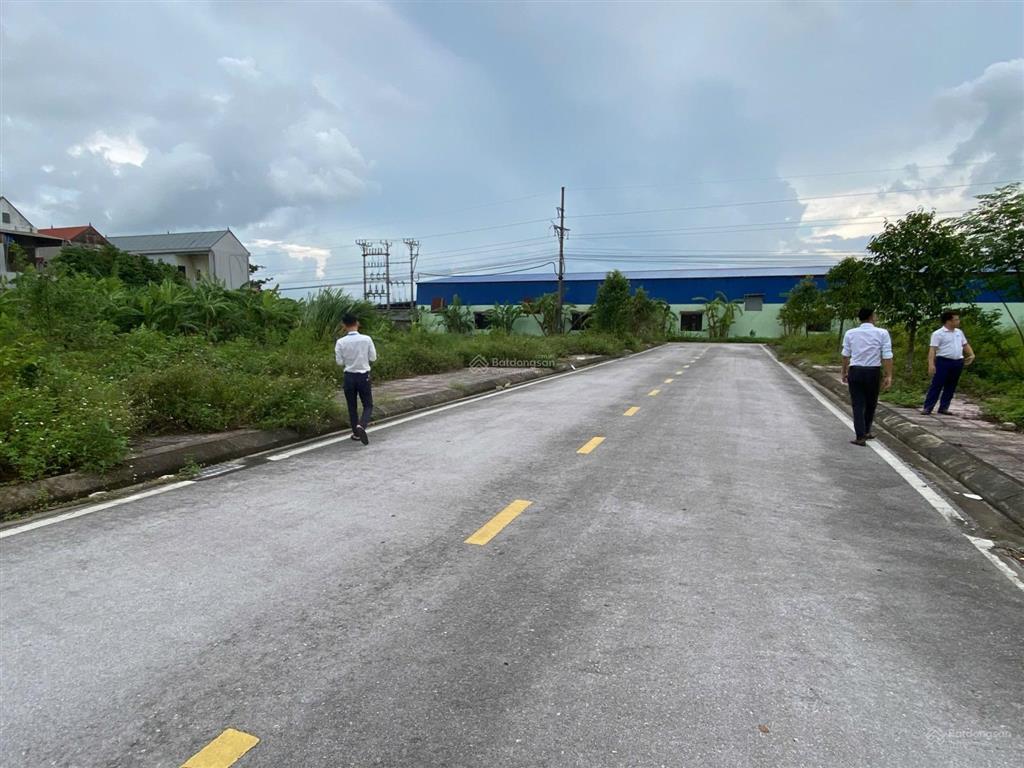 Bán lô đất tt tân phong giá hơn 10tr/m2 sổ đỏ trao tay
