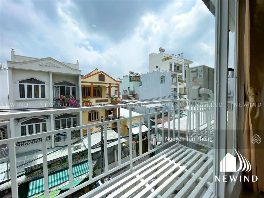 Cho thuê căn hộ mới xây tách bếp sát ufm (500m), kcx, secc, gần quận 1, quận 4, quận 4