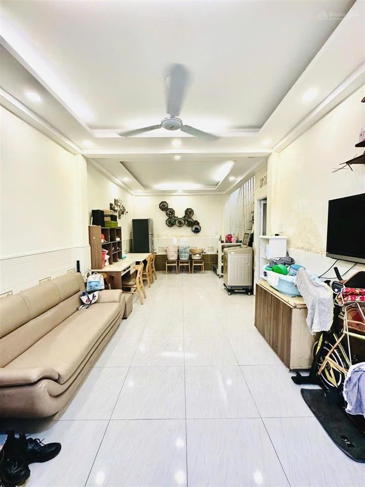 Bán nhà hxh thành thái, dt 4 x 8m nở hậu 4,7m, 2 tầng 3pn 10m ra tô hiến thành, giảm giá 800 triệu