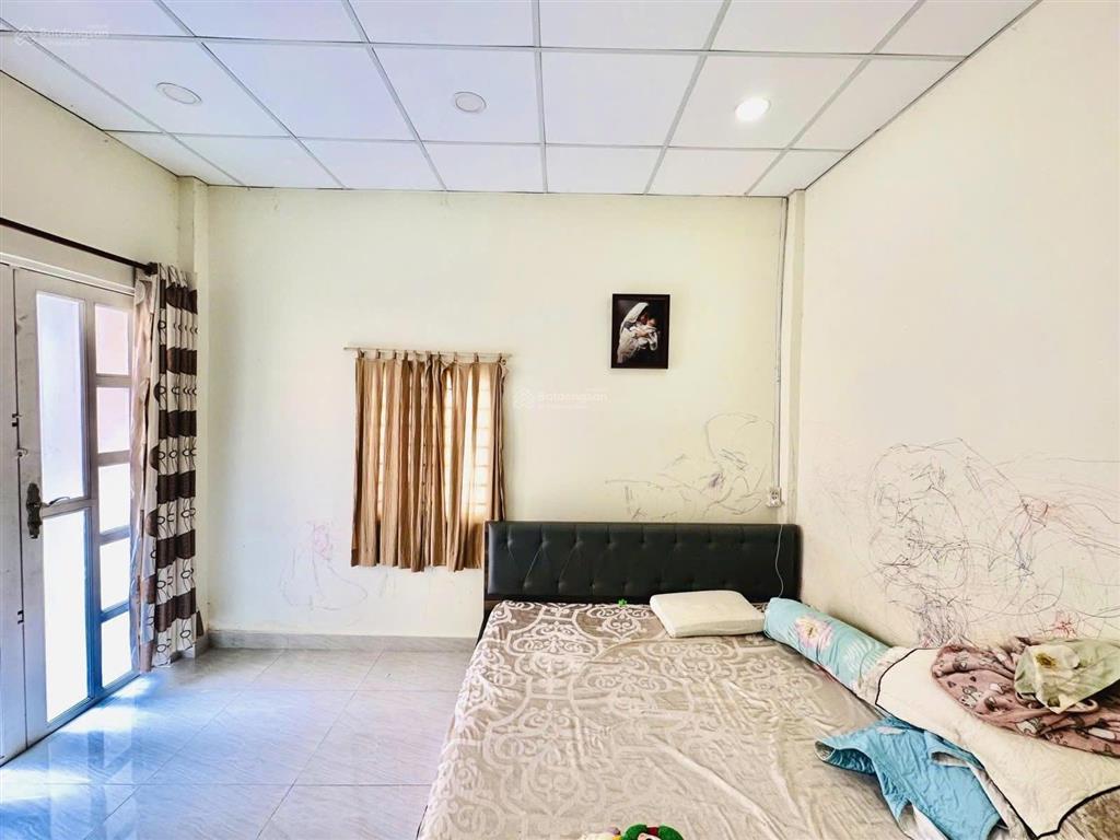 Bán nhà hxh thành thái, dt 4 x 8m nở hậu 4,7m, 2 tầng 3pn 10m ra tô hiến thành, giảm giá 800 triệu
