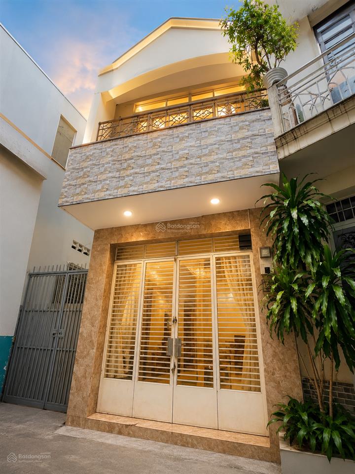 Bán nhà hxh thành thái, dt 4 x 8m nở hậu 4,7m, 2 tầng 3pn 10m ra tô hiến thành, giảm giá 800 triệu