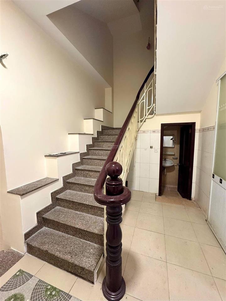 Nhà hẻm nhựa kd hậu giang, dt 4,1 x 13,9m, full nội thất góc 2mt, cách chợ minh phụng vài bước chân