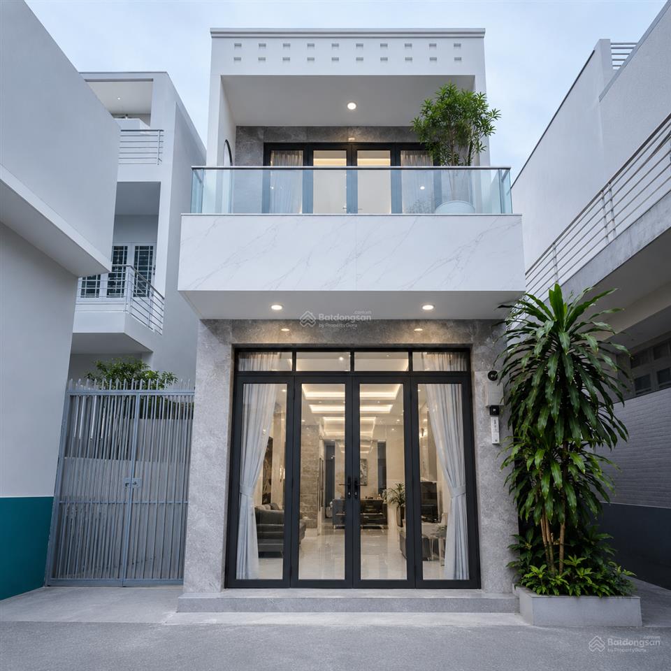 Bán nhà hxh 451 tô hiến thành, dt 4,7 x 8m 2 tầng 3pn, thông thành thái hẻm rộng dọn vào ở ngay