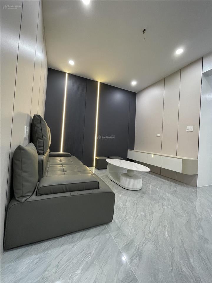 Tập thể tầng 1 nam thành công hoàng ngọc phách sổ 43m sd ~90m | 3pn khách + bếp | 2wc