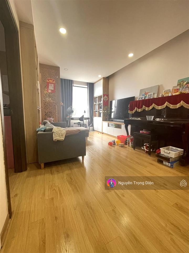 Chung cư ct1a vov mễ trì  view hồ mễ trì, cạnh vinhomes green bay  có bãi đậu ô tô 65m2  2pn 2wc