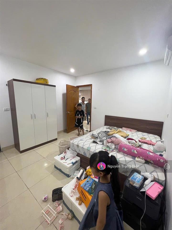 Cho thuê chung cư công an 282 nguyễn huy tưởng  3pn  2wc  14tr.