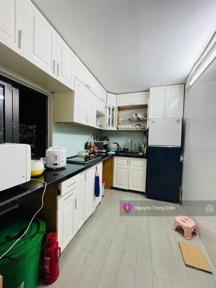 Siêu phẩm tập thể láng hạ view mặt phố sổ to ô tô đỗ cổng 3pn 4,95 tỷ