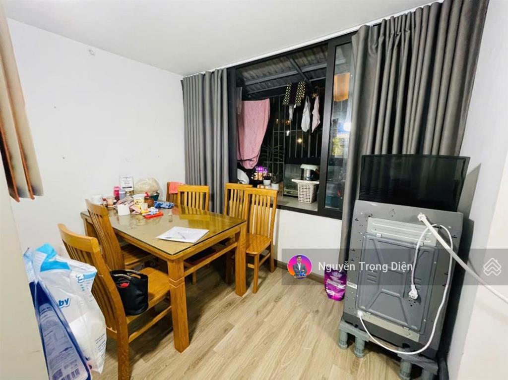 Siêu phẩm tập thể láng hạ view mặt phố sổ to ô tô đỗ cổng 3pn 4,95 tỷ