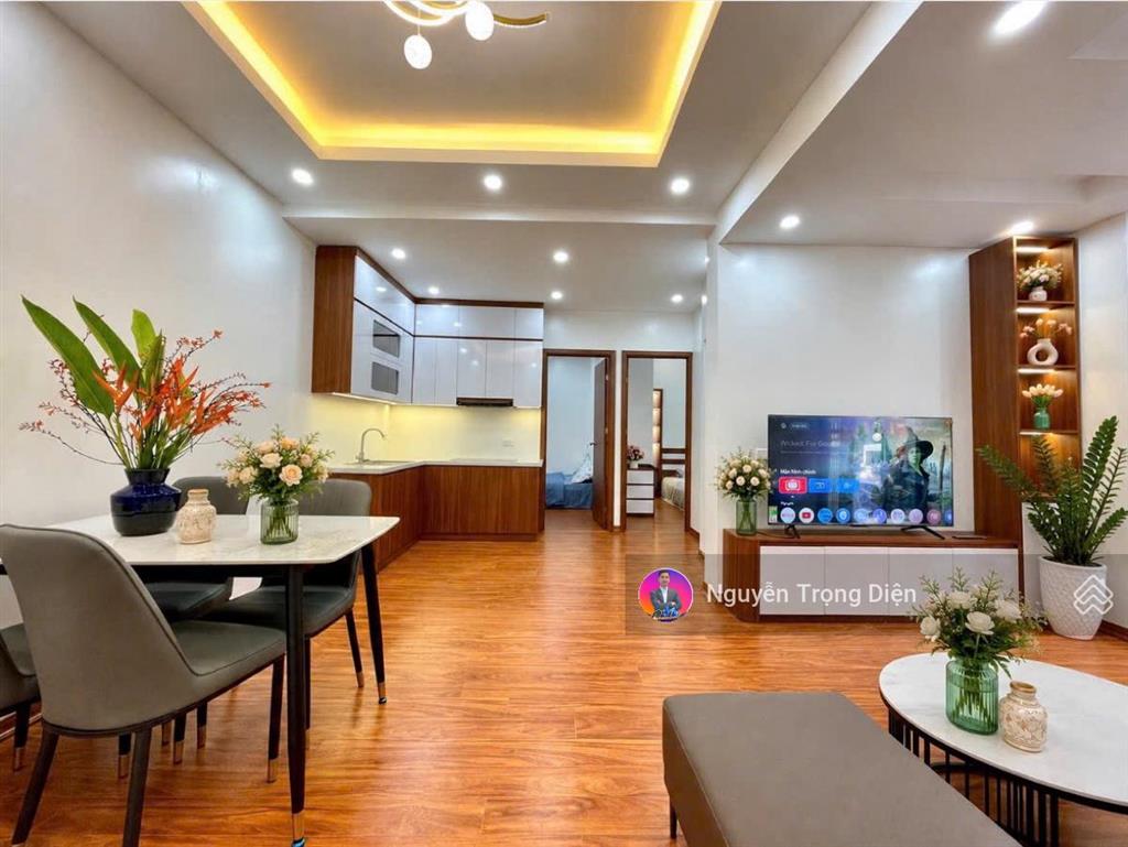 Căn hộ tầng 1, 2pn, 2vs full nội thất mặt phố nguyên hồng đống đa 5,45 tỷ