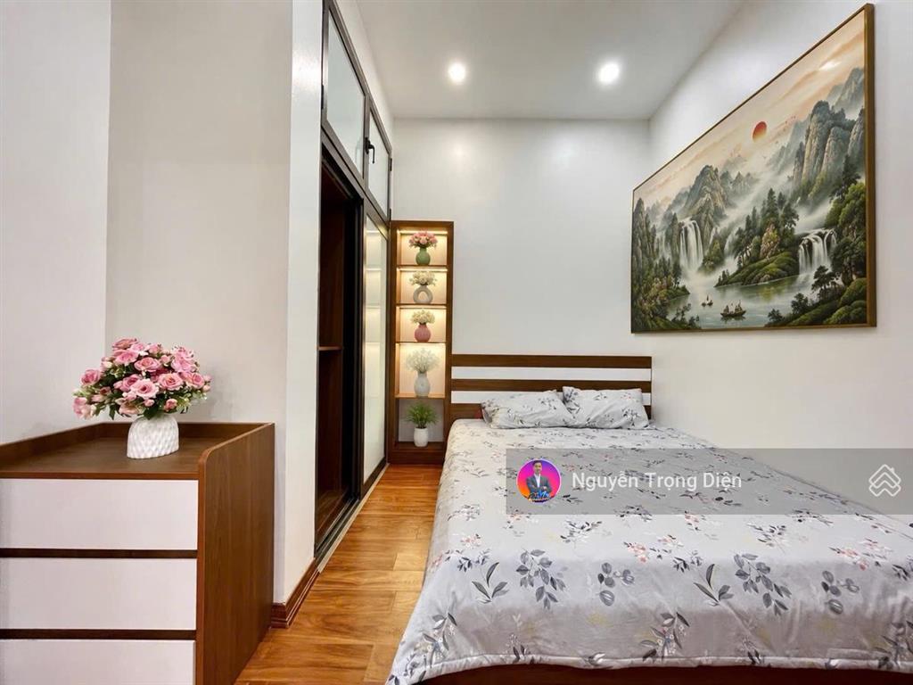 Căn hộ tầng 1, 2pn, 2vs full nội thất mặt phố nguyên hồng đống đa 5,45 tỷ