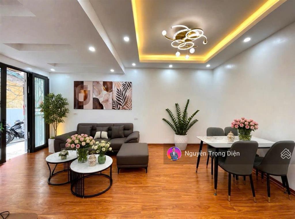 Căn hộ tầng 1, 2pn, 2vs full nội thất mặt phố nguyên hồng đống đa 5,45 tỷ