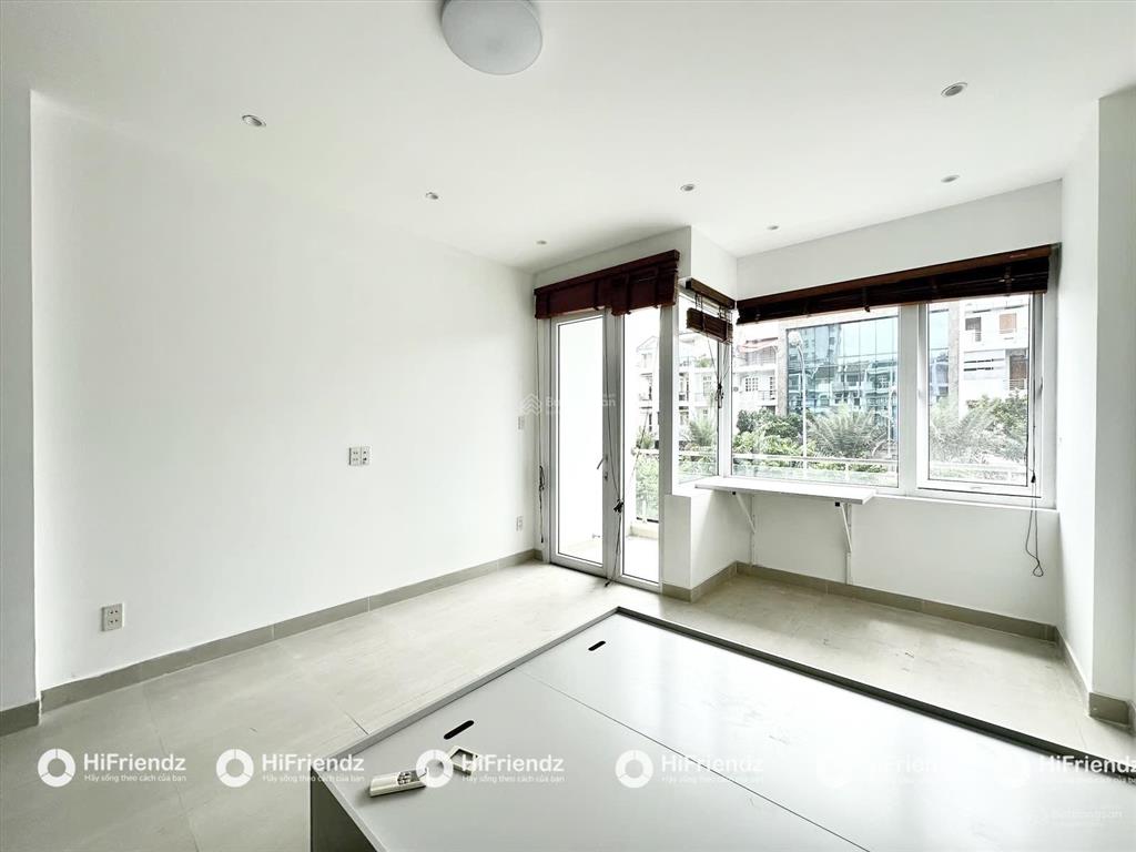 Stuidio full nội thất ban công siêu thoáng mát gần cầu sài gòn, lương định của