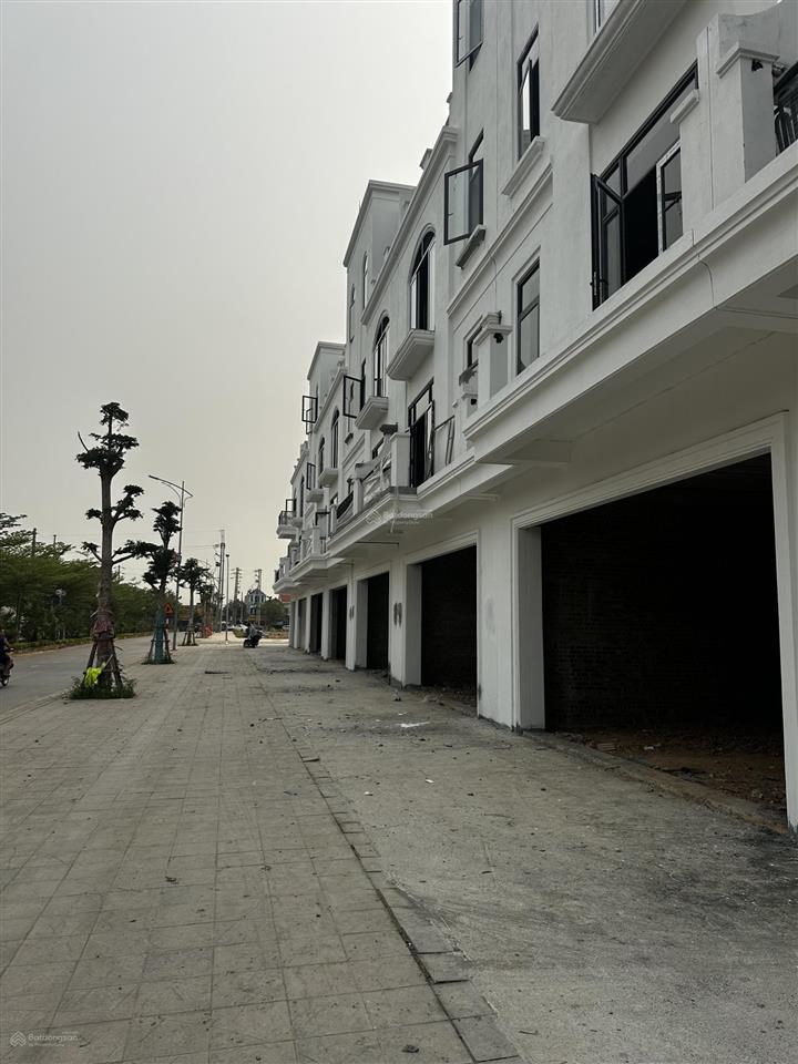 Hàng hiếm! bán căn shophouse 4 tầng 140m2 mt 7m đối diện trung tâm hành chính  giá rất hời 11,3tỷ