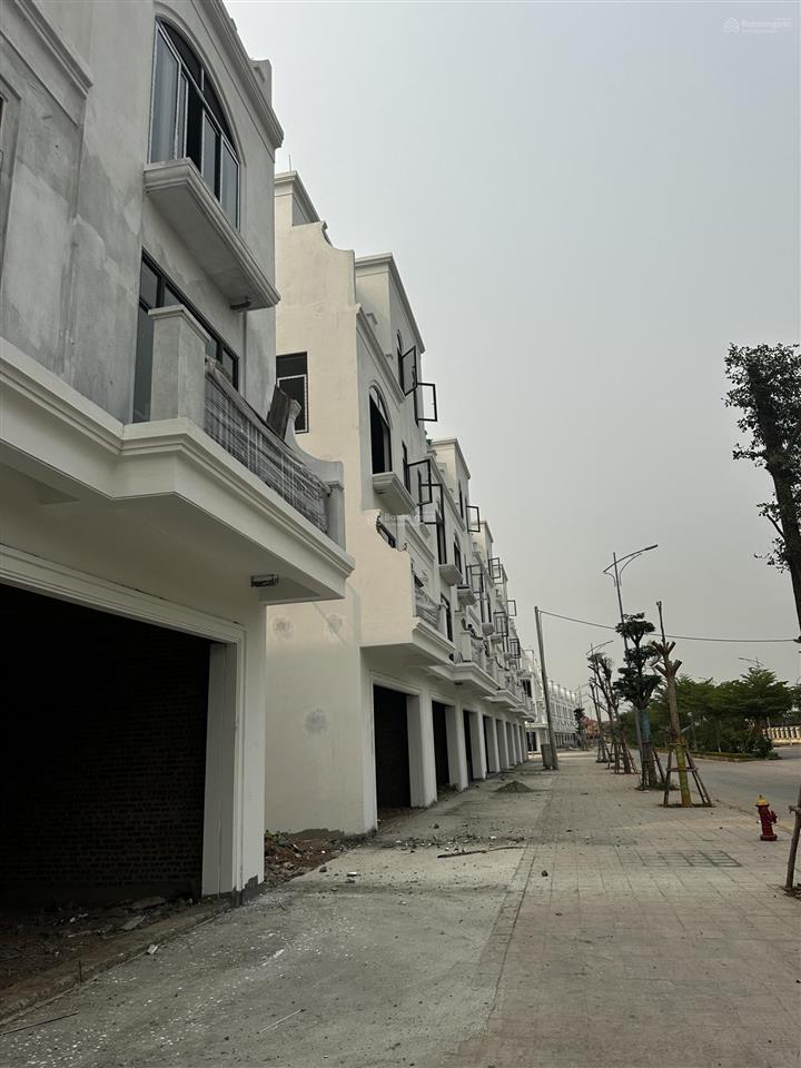 Hàng hiếm! bán căn shophouse 4 tầng 140m2 mt 7m đối diện trung tâm hành chính  giá rất hời 11,3tỷ