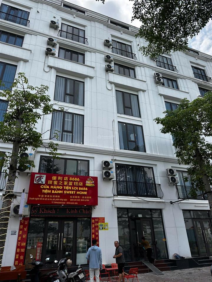 Bán shophouse 80m2 hướng đông nam nằm sát 4 kcn lớn6,85 tỷ sẵn sổ  khai thác dòng tiền 60tr/tháng